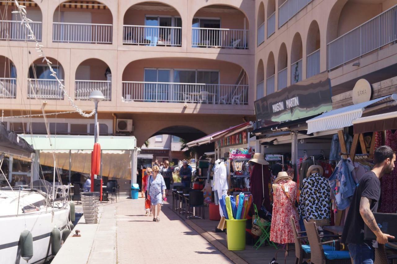 Port La Gavine Vue Mer Hyeres Exterior photo